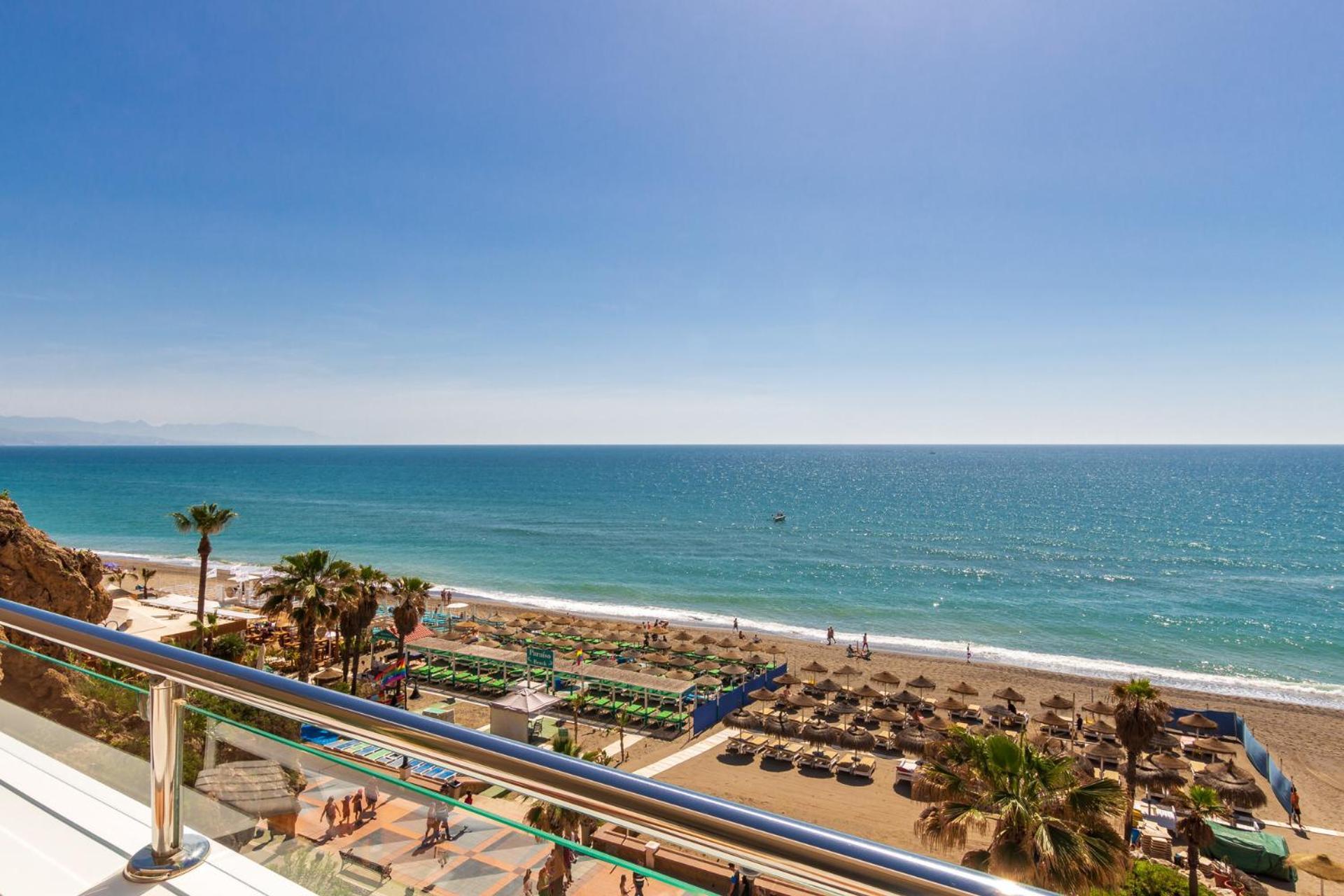 Roca Chica - Parking - Frente Playa - Terraza - Wifi - Bajondillo Y Carihuela Apartamento Torremolinos
