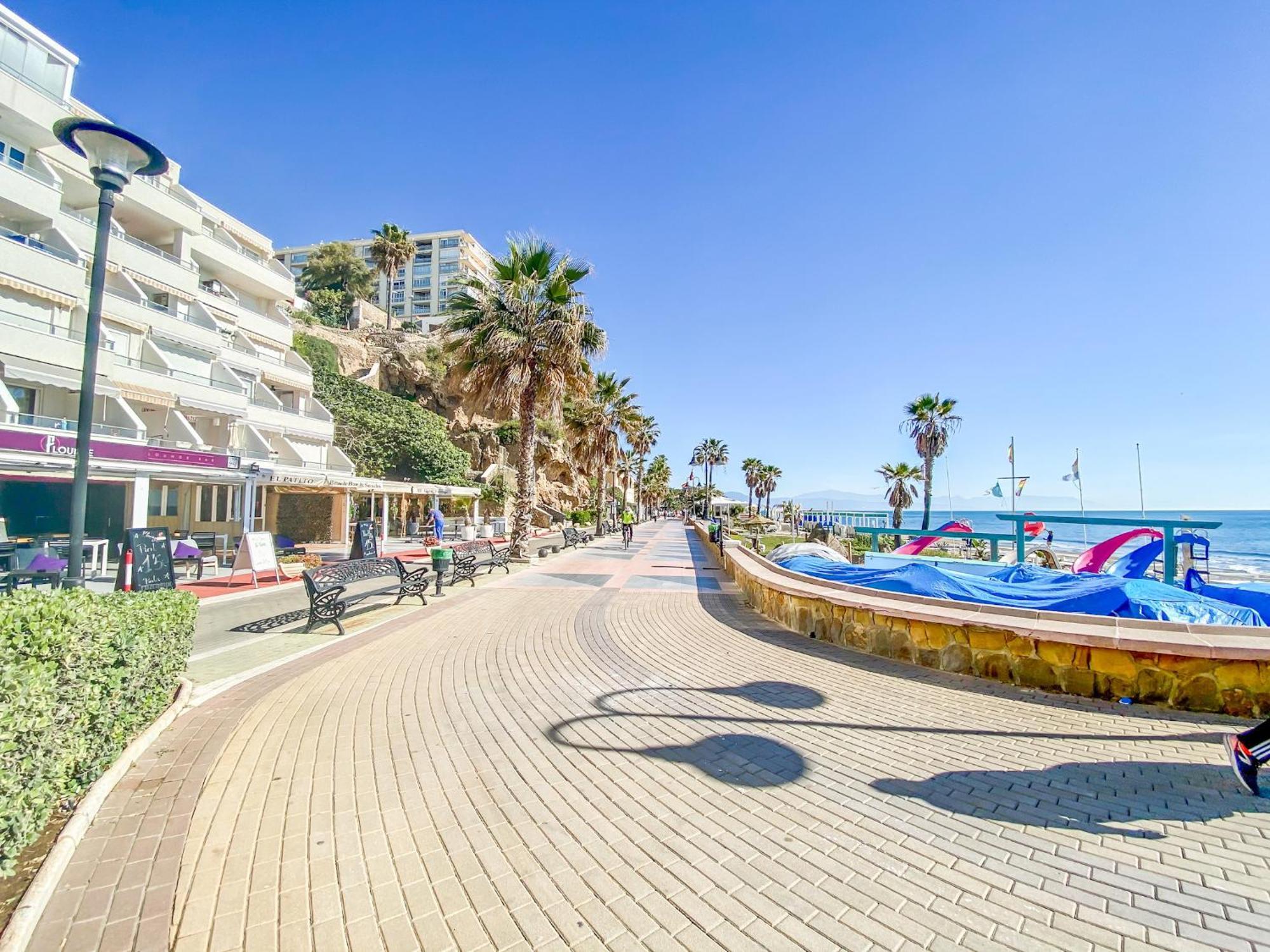 Roca Chica - Parking - Frente Playa - Terraza - Wifi - Bajondillo Y Carihuela Appartement *