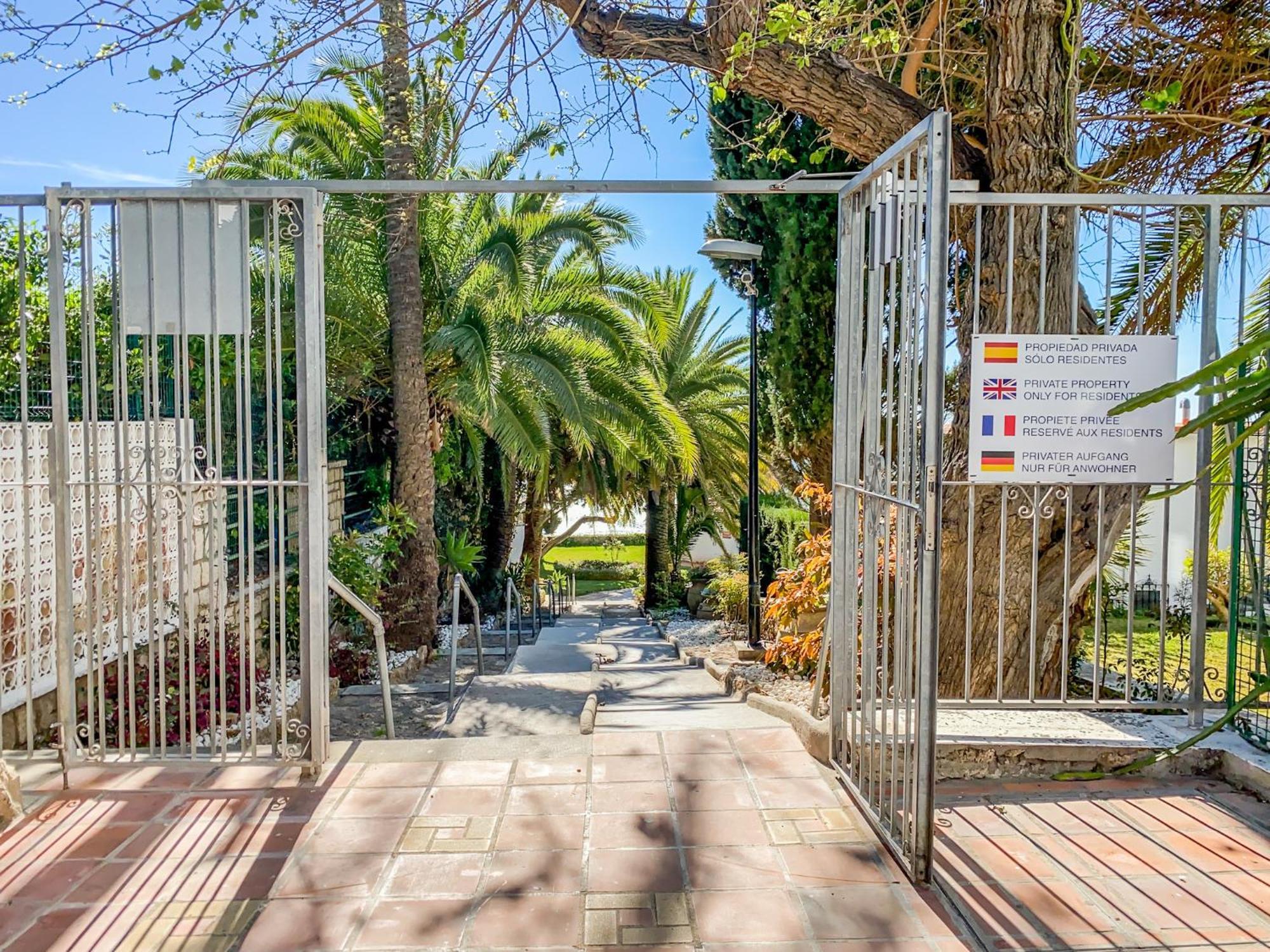 Roca Chica - Parking - Frente Playa - Terraza - Wifi - Bajondillo Y Carihuela Appartement *
